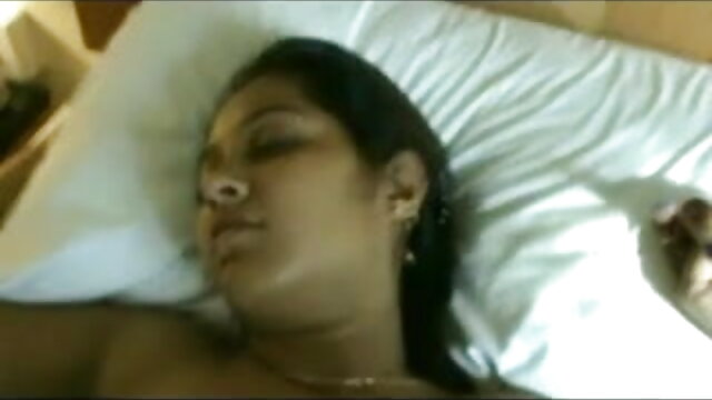 স্বর্ণকেশী পরিণত যথেষ্ট, সাইটে হট সেক্সি সং একটি মহান ড্যানিশ স্টাইল